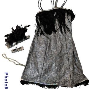 Women’s Sleeveless Black Feathery Flapper Dance Costume & Accessories, M
